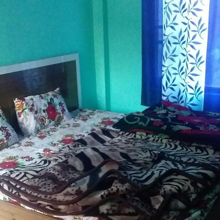 Spot On Sharma'S Kitchen & Home Stay Bajaura Zewnętrze zdjęcie